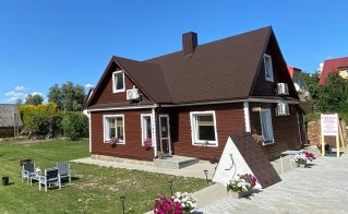 Ežerų glėby